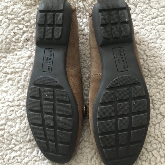 NEVER WORN! Anne Klein Suede Loafers - Picture 3 of 3